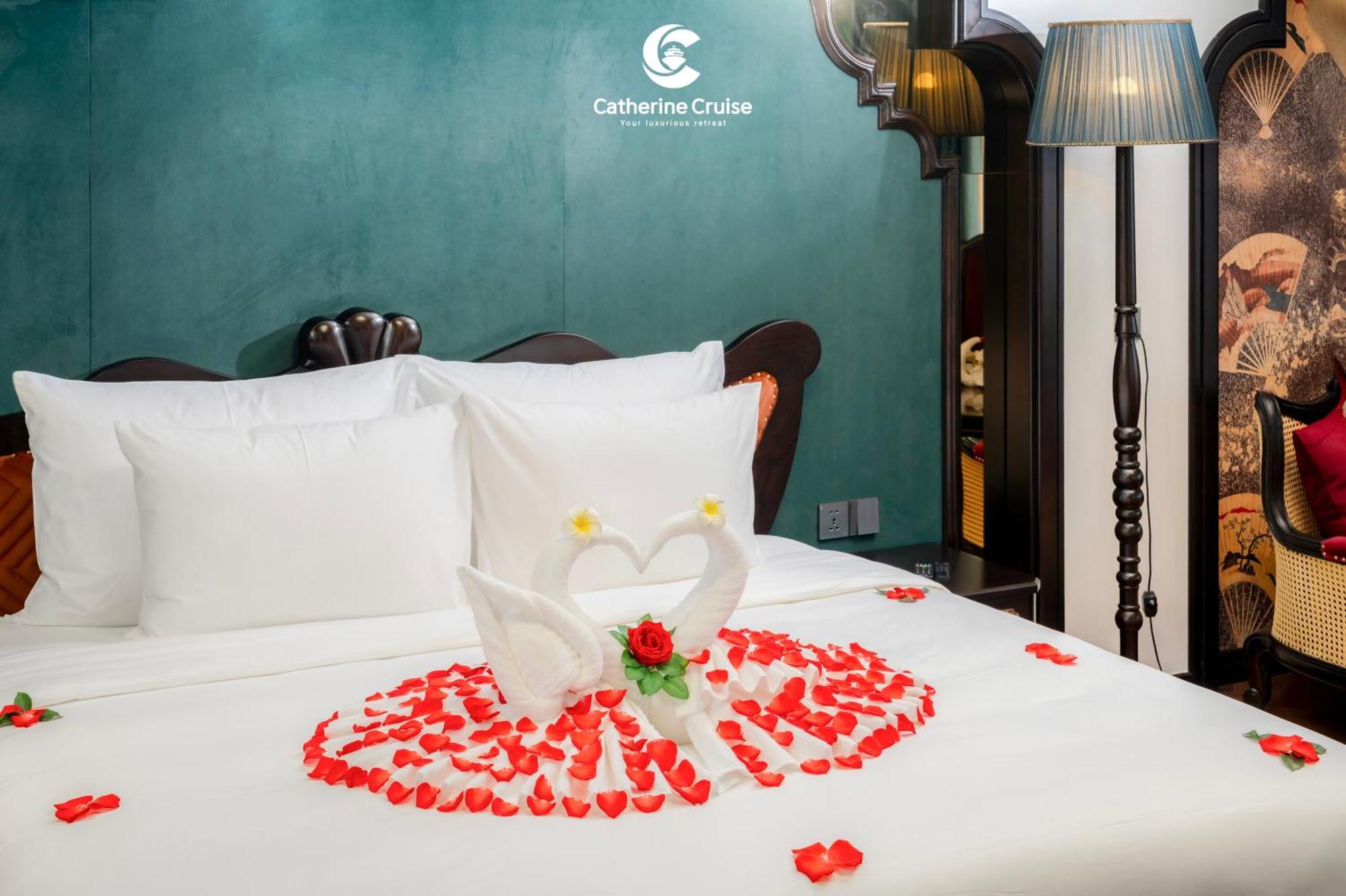 Catherine Cruises Ha Long Bay Екстер'єр фото